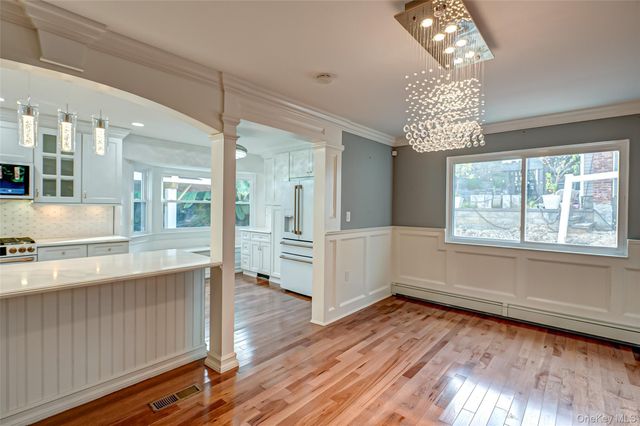 850 Saint Johnland Road, Kings Park, NY 11754