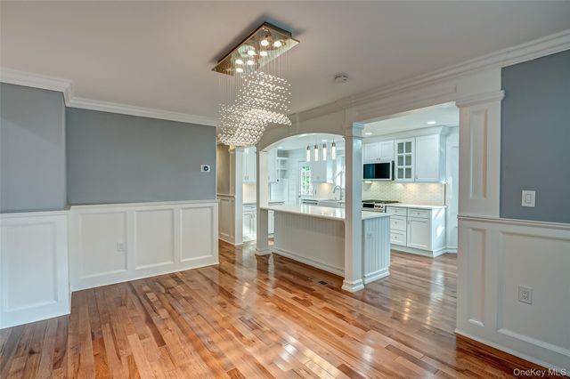 850 Saint Johnland Road, Kings Park, NY 11754