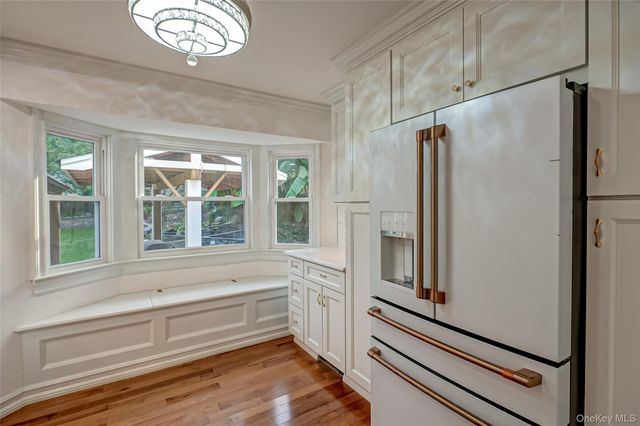 850 Saint Johnland Road, Kings Park, NY 11754