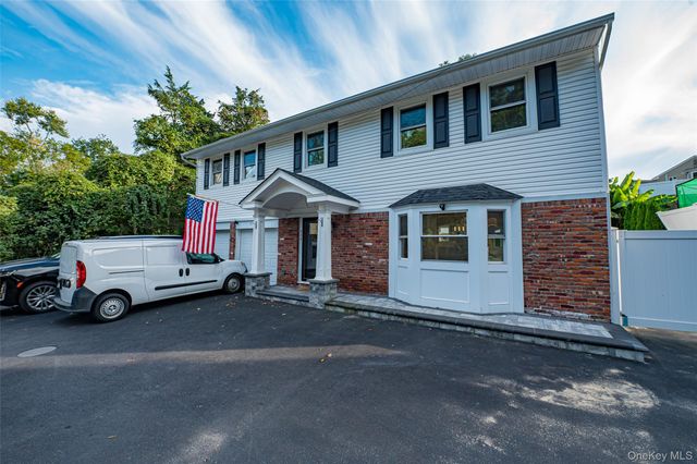 850 Saint Johnland Road, Kings Park, NY 11754