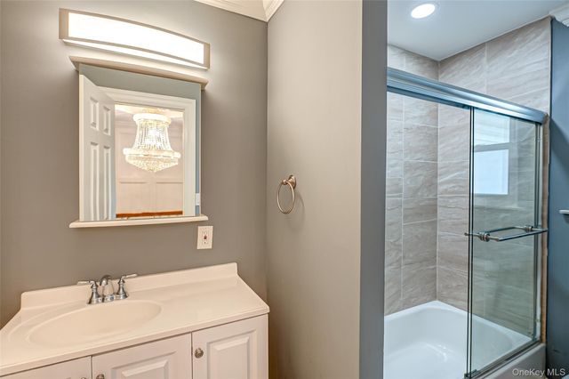 850 Saint Johnland Road, Kings Park, NY 11754