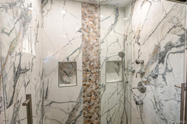 850 Saint Johnland Road, Kings Park, NY 11754