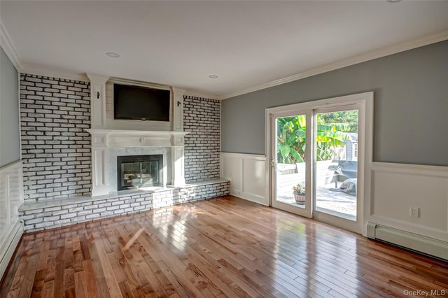 850 Saint Johnland Road, Kings Park, NY 11754