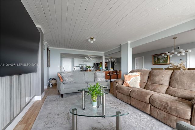 3910 Crystal Lake Dr 401, Deerfield Beach, FL 33064