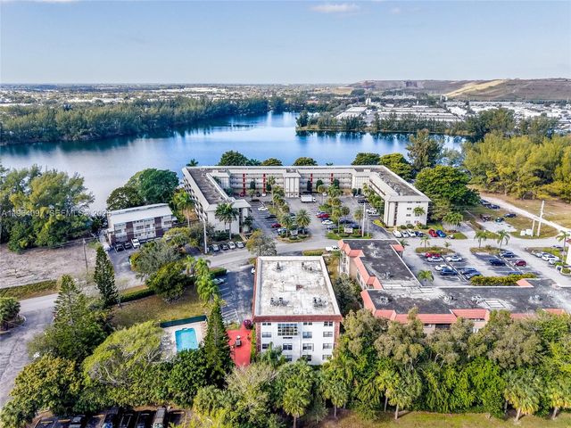 3910 Crystal Lake Dr 401, Deerfield Beach, FL 33064