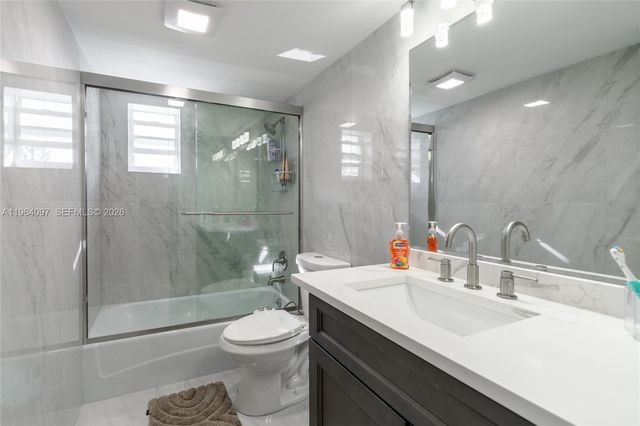 3910 Crystal Lake Dr 401, Deerfield Beach, FL 33064