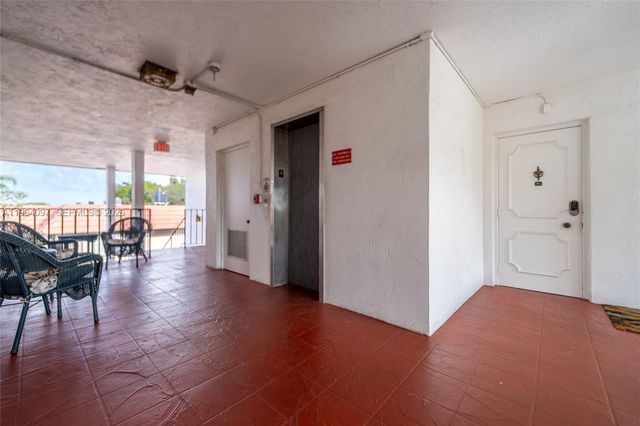 3910 Crystal Lake Dr 401, Deerfield Beach, FL 33064