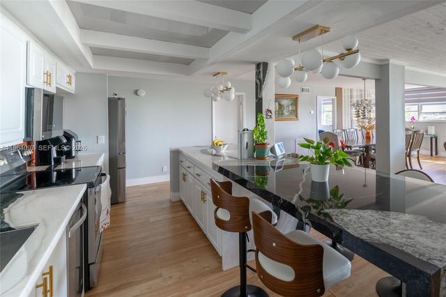 3910 Crystal Lake Dr 401, Deerfield Beach, FL 33064