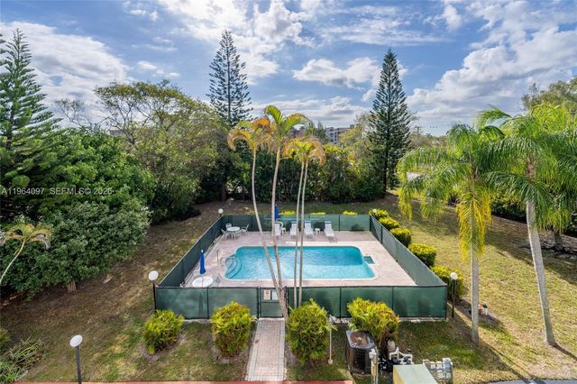 3910 Crystal Lake Dr 401, Deerfield Beach, FL 33064