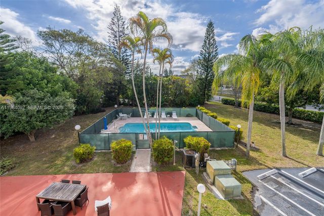 3910 Crystal Lake Dr 401, Deerfield Beach, FL 33064