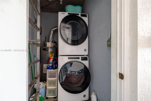 3910 Crystal Lake Dr 401, Deerfield Beach, FL 33064