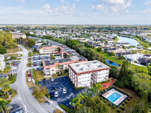 3910 Crystal Lake Dr 401, Deerfield Beach, FL 33064