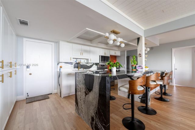 3910 Crystal Lake Dr 401, Deerfield Beach, FL 33064