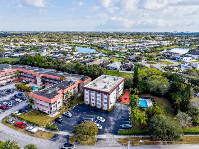 3910 Crystal Lake Dr 401, Deerfield Beach, FL 33064