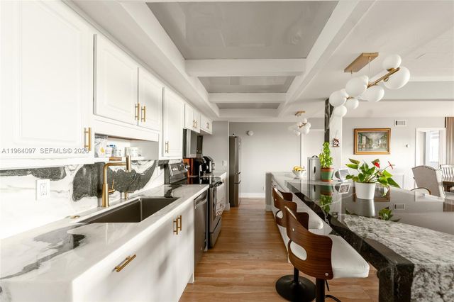 3910 Crystal Lake Dr 401, Deerfield Beach, FL 33064