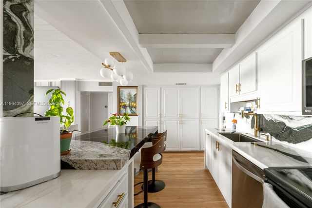 3910 Crystal Lake Dr 401, Deerfield Beach, FL 33064