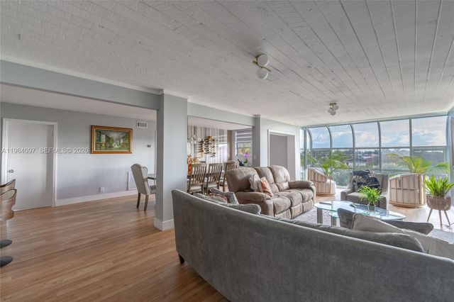 3910 Crystal Lake Dr 401, Deerfield Beach, FL 33064