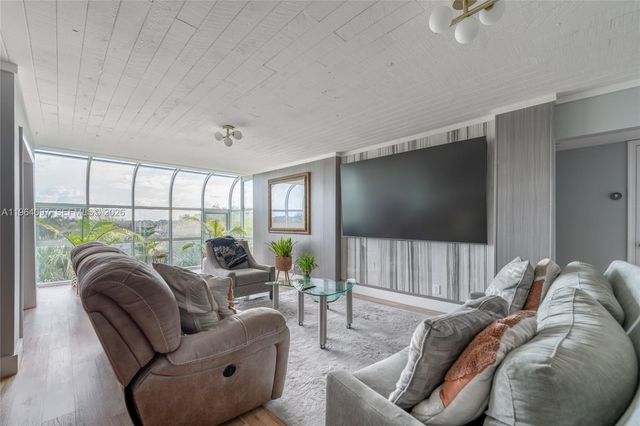 3910 Crystal Lake Dr 401, Deerfield Beach, FL 33064