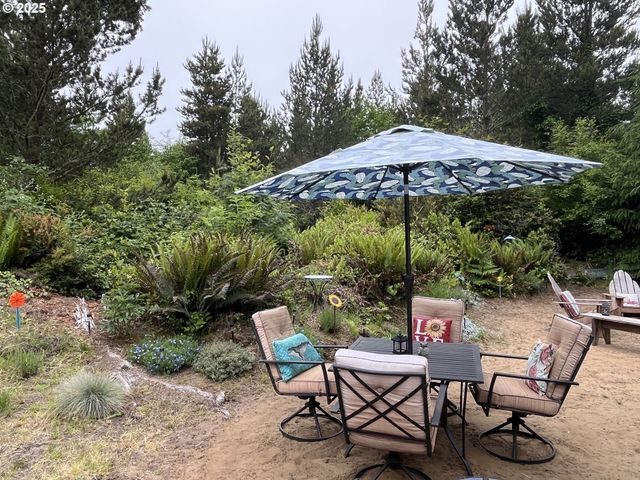 29921 W Pl, Ocean Park, WA 98640