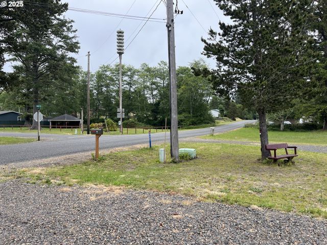 29921 W Pl, Ocean Park, WA 98640