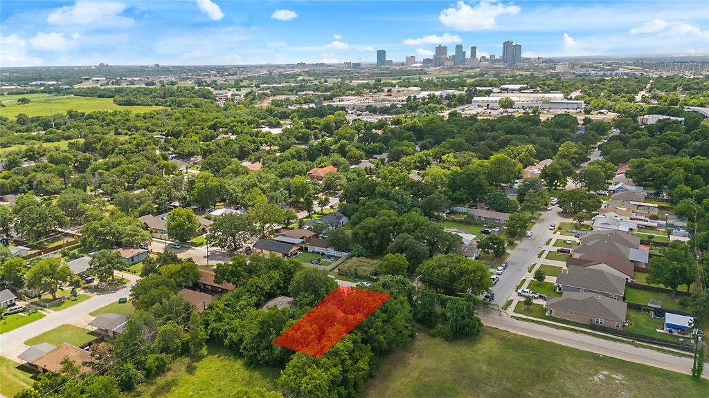 203 Brandies Street, Fort Worth, TX 76111
