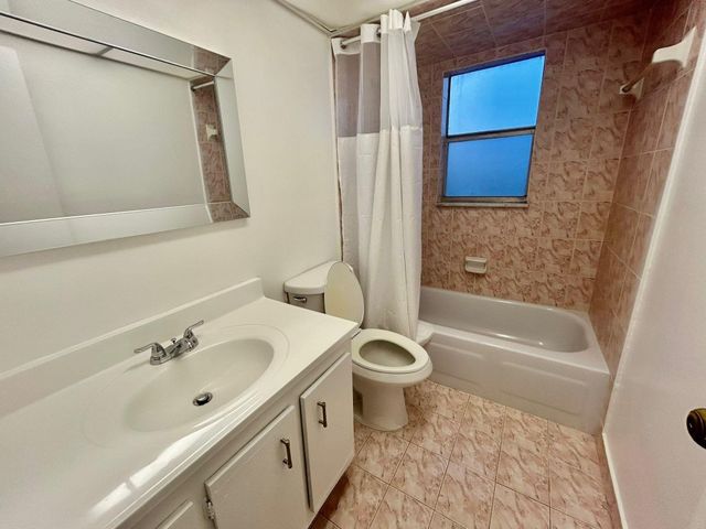 2850 Somerset Drive 316L, Lauderdale Lakes, FL 33311