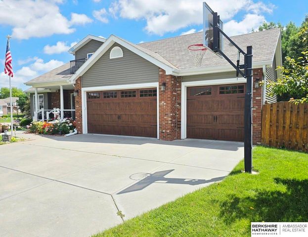 2140 N 79th Street, Lincoln, NE 68505