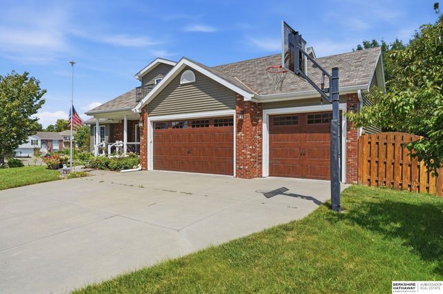 2140 N 79th Street, Lincoln, NE 68505