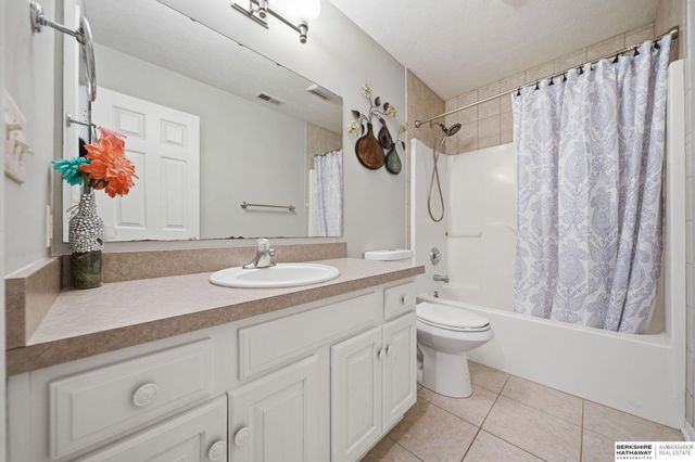 2140 N 79th Street, Lincoln, NE 68505