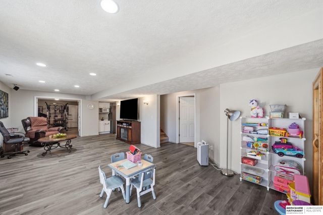 2140 N 79th Street, Lincoln, NE 68505
