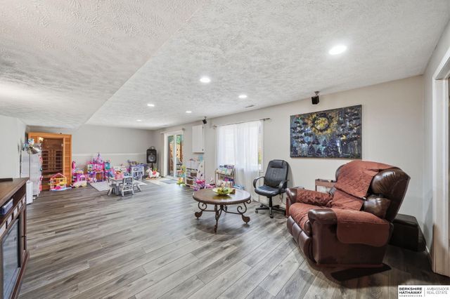 2140 N 79th Street, Lincoln, NE 68505