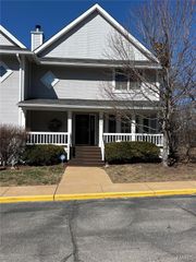 401 Reavis Place, St Louis, MO 63119