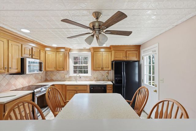 24 Fordway Extension, Windham, NH 03087