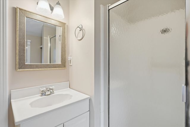 24 Fordway Extension, Windham, NH 03087