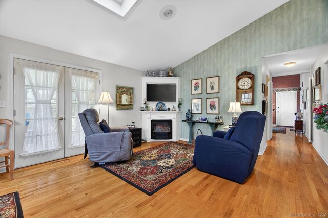 141 State Street, Guilford, CT 06437