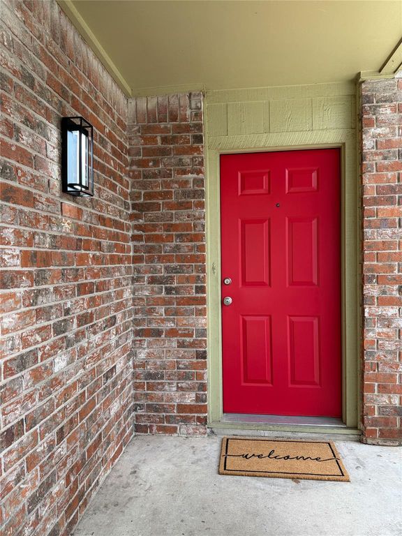 8401 LORALINDA DR, Austin, TX 78753