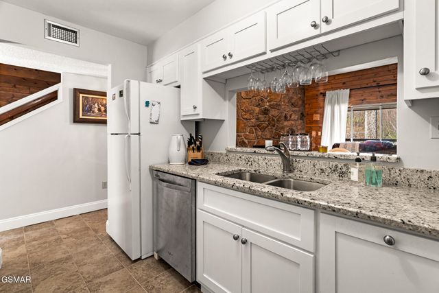 1235 Ski Mountain Road, Gatlinburg, TN 37738