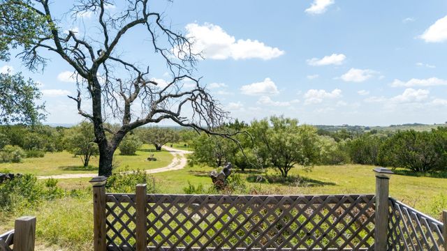 586 Private Road 3448, Kempner, TX 76539