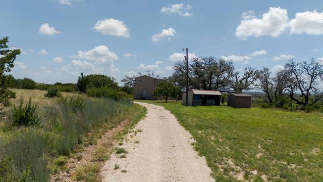 586 Private Road 3448, Kempner, TX 76539