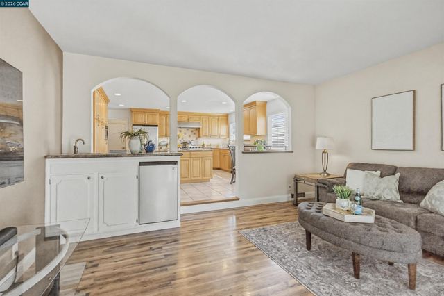 1740 Clayton Way, Concord, CA 94519