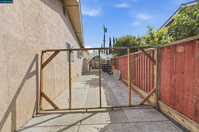 1740 Clayton Way, Concord, CA 94519