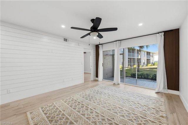 1330 Derbyshire CT E101, Naples, FL 34116