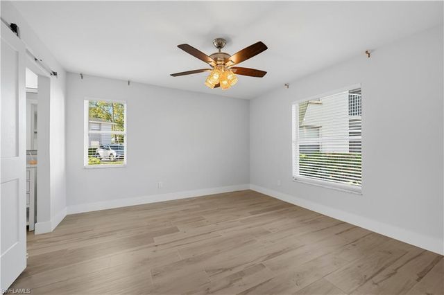1330 Derbyshire CT E101, Naples, FL 34116