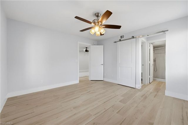 1330 Derbyshire CT E101, Naples, FL 34116