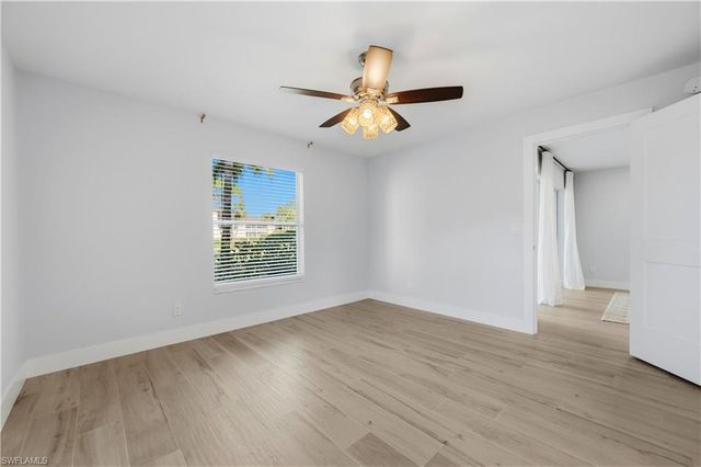 1330 Derbyshire CT E101, Naples, FL 34116