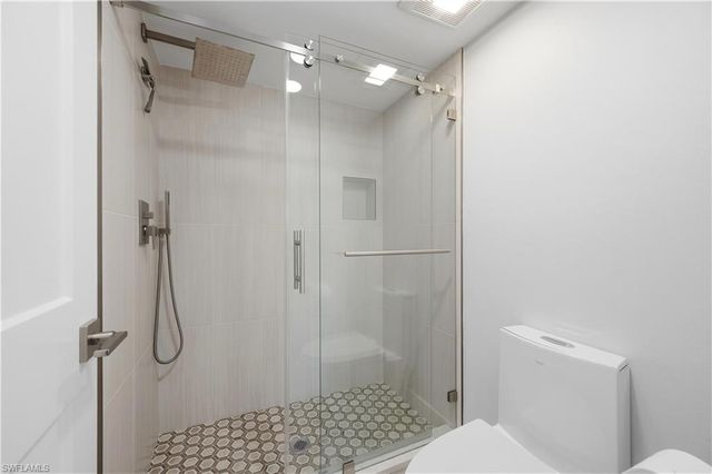 1330 Derbyshire CT E101, Naples, FL 34116