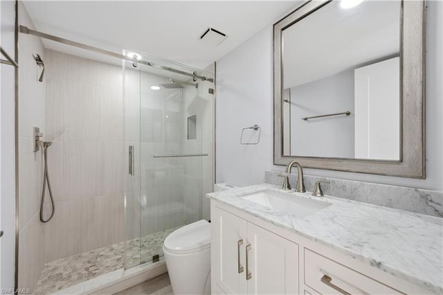 1330 Derbyshire CT E101, Naples, FL 34116