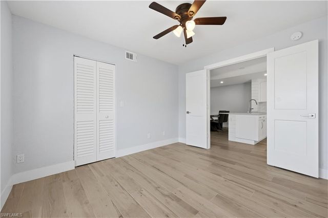 1330 Derbyshire CT E101, Naples, FL 34116