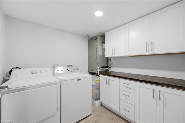 1330 Derbyshire CT E101, Naples, FL 34116