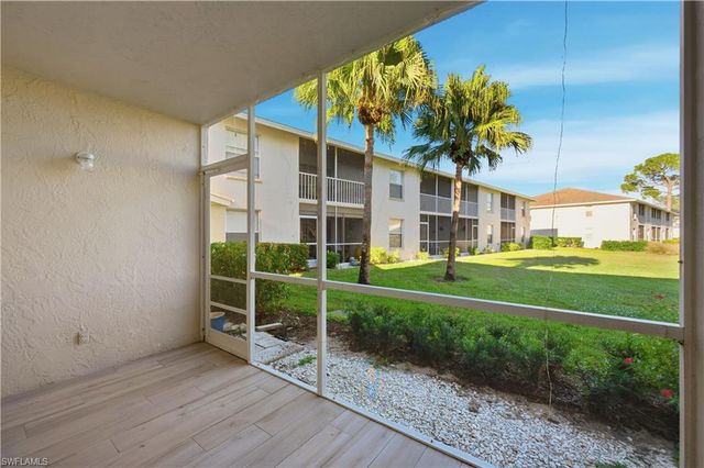 1330 Derbyshire CT E101, Naples, FL 34116